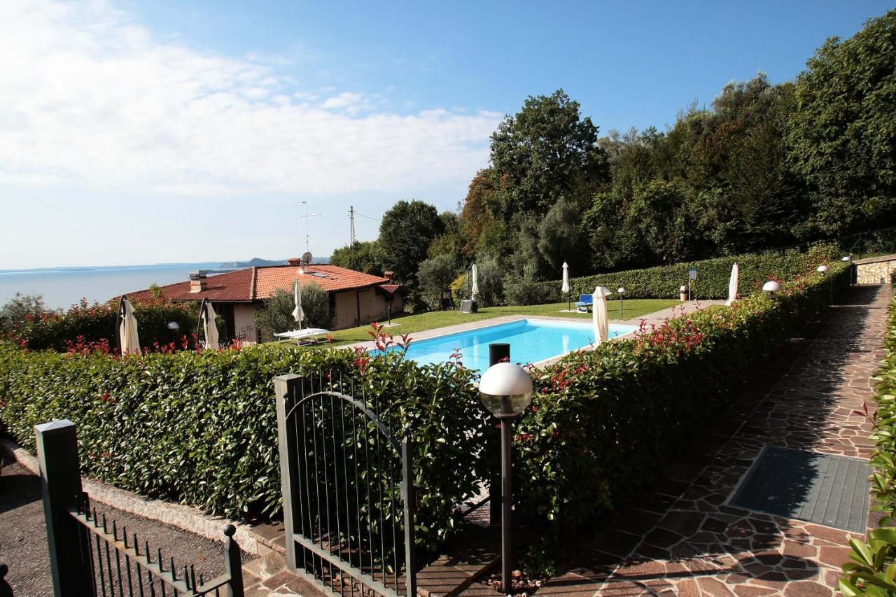 Panorama View, Pool & Garden, 2 Bathrooms, Kingsize & Single-beds, Fast Internet *