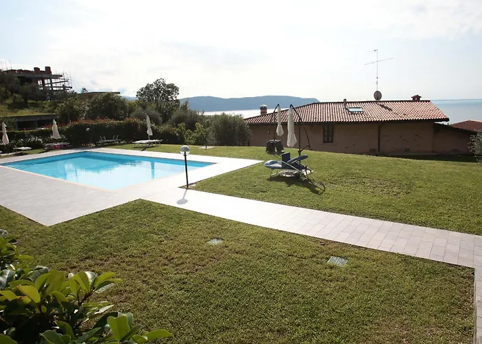 Panorama Lake View, Pool & Garden, 2 Bathrooms, Kingsize & Single-Beds, Fast Internet