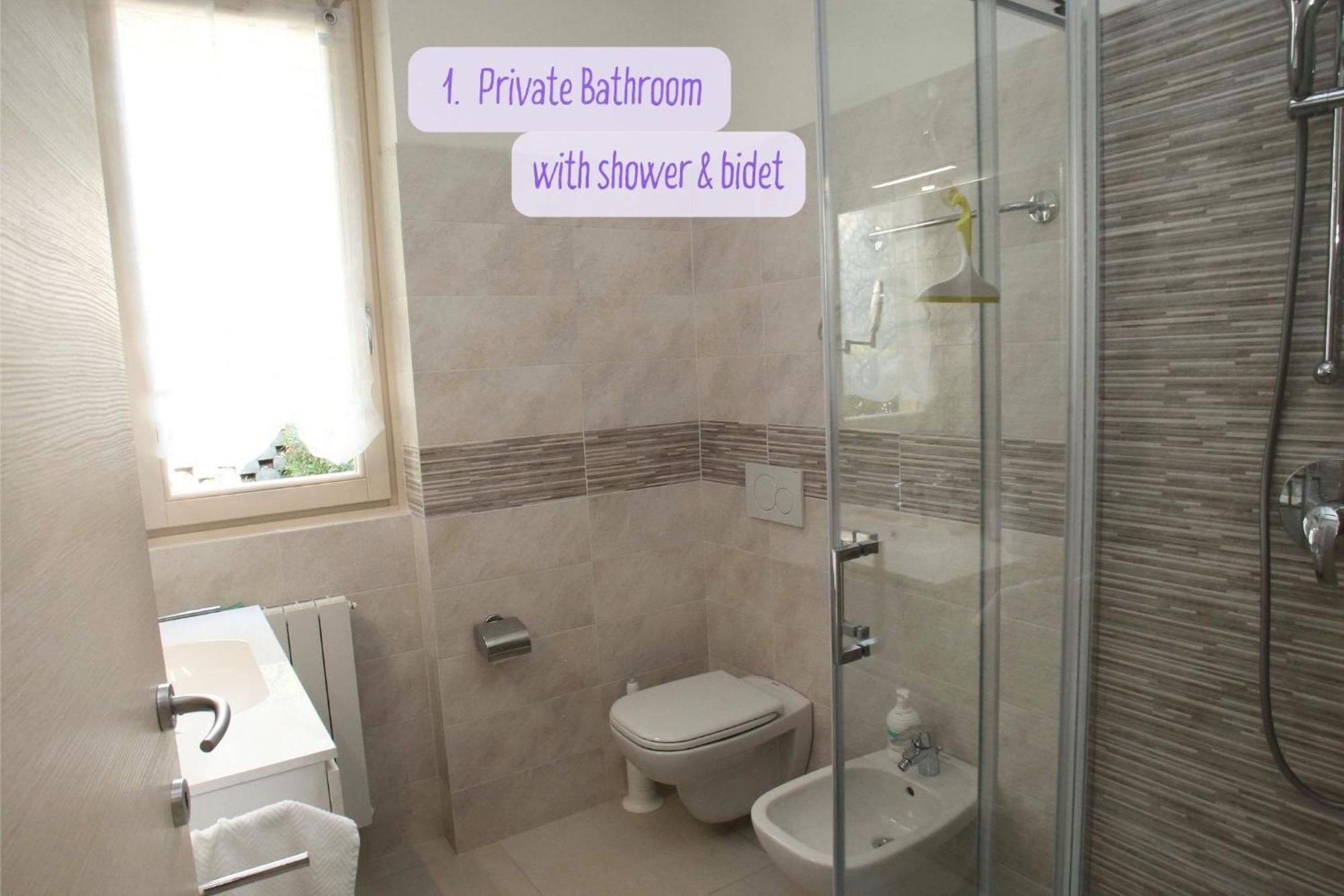 Panorama View, Pool & Garden, 2 Bathrooms, Kingsize & Single-beds, Fast Internet *