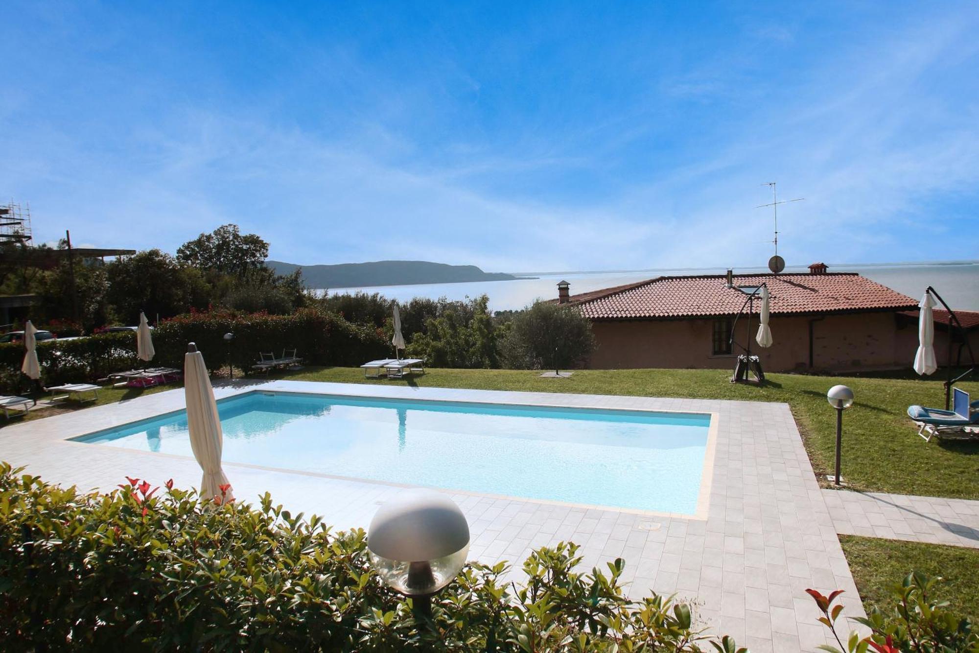 Panorama View, Pool & Garden, 2 Bathrooms, Kingsize & Single-beds, Fast Internet Apartamento *